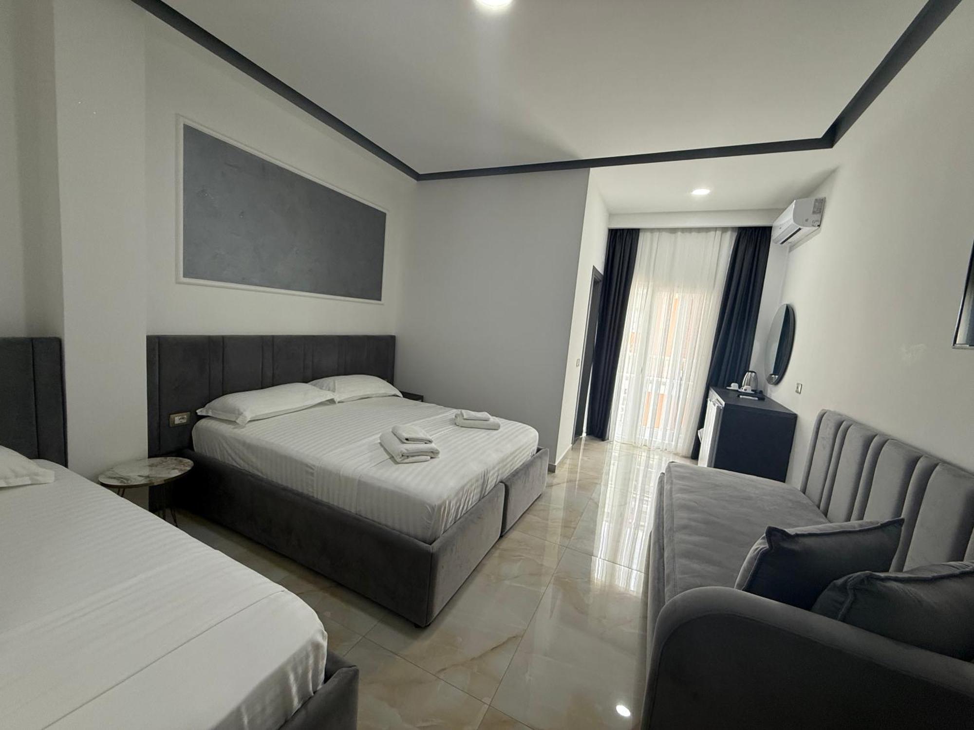 Hotel Leodori 1 Shëngjin Exteriér fotografie